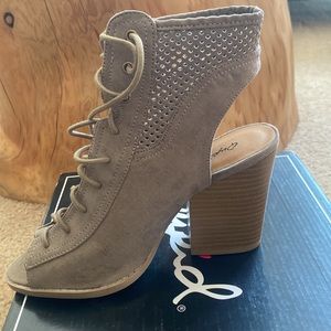 New. Taupe Suede Open Toe Lace Up Booties w/Cutout Size 6.5. Never worn. In Bix